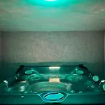 아파트 Bas De 70m2 Independant Avec Espace Jacuzzi Prive 르 라방두
